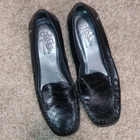 Black Loafers Size 6 - Picture 1 of 6